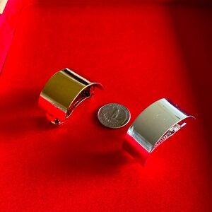 ASOS 2 pack metal sleek hair clips. 1 silver color and 1 gold color.